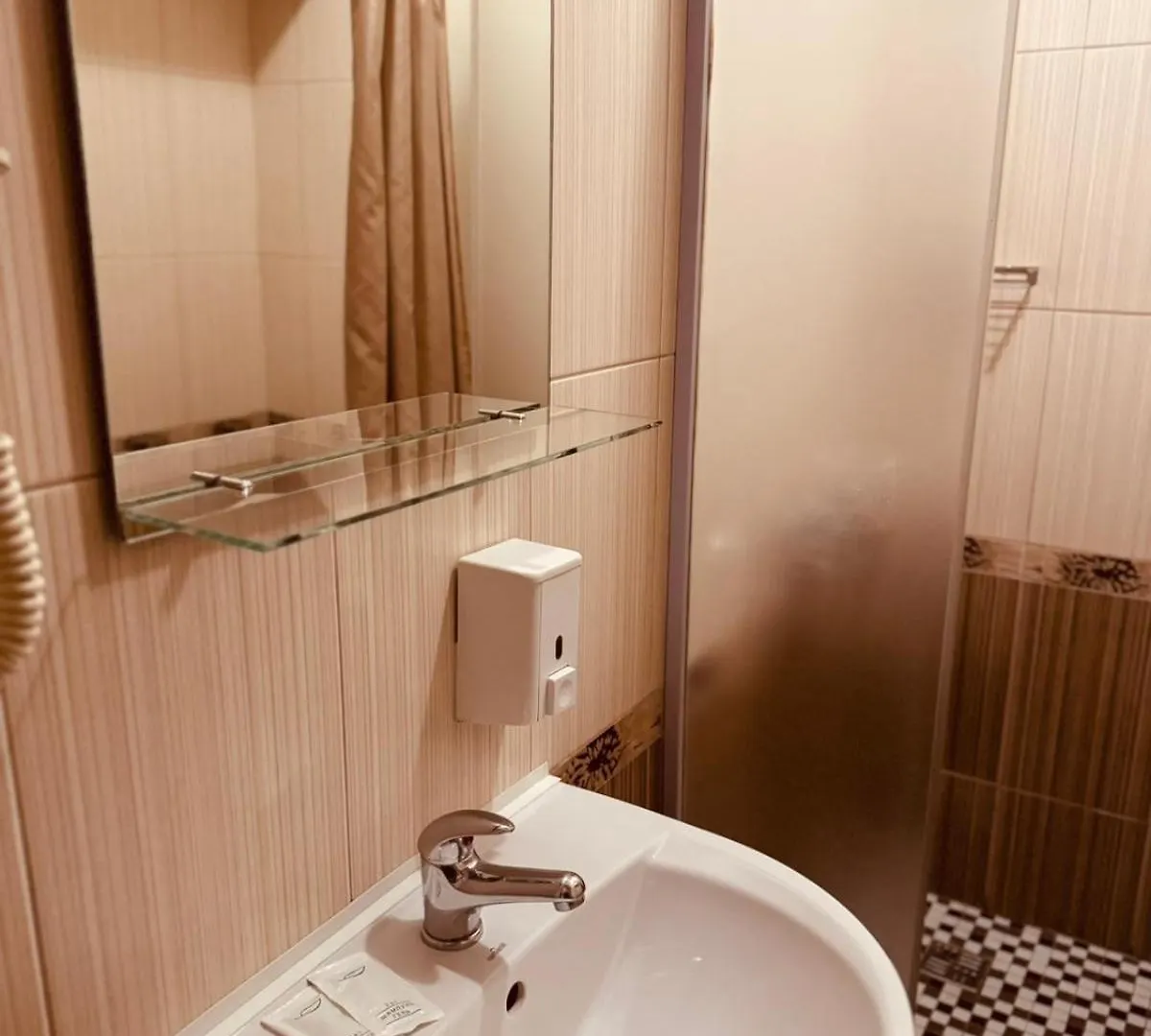 Apart Hotel Avinos Lwów
